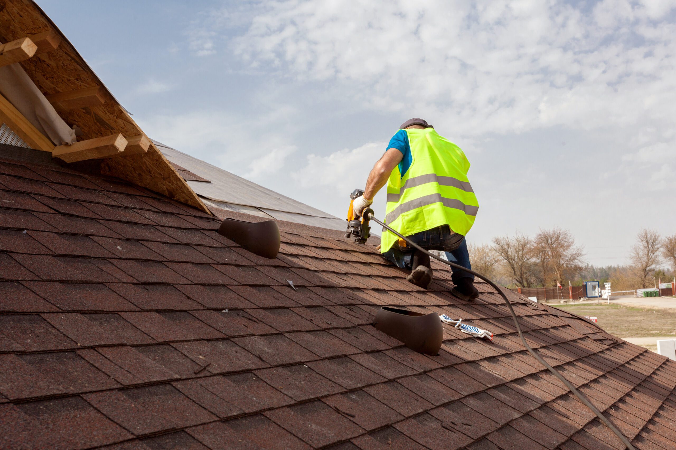 Image of trusted roofing company worker